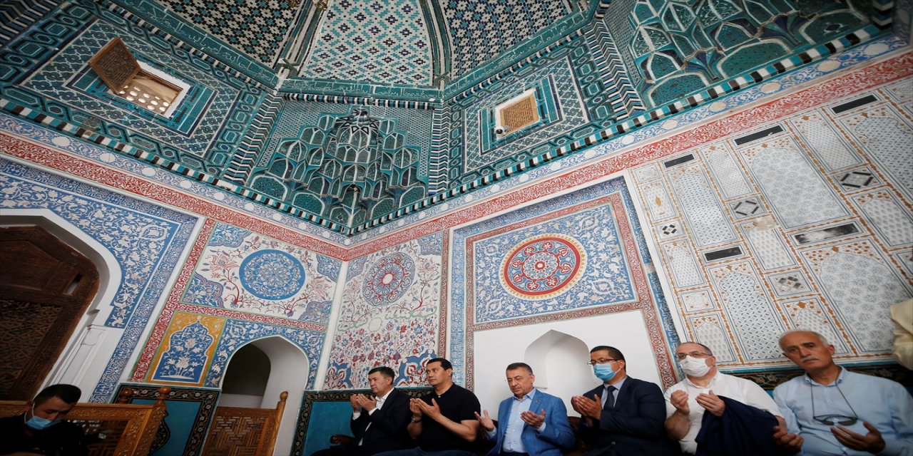 Cumhurbaşkanı Yardımcısı Oktay, Semerkant şehrini ziyaret etti