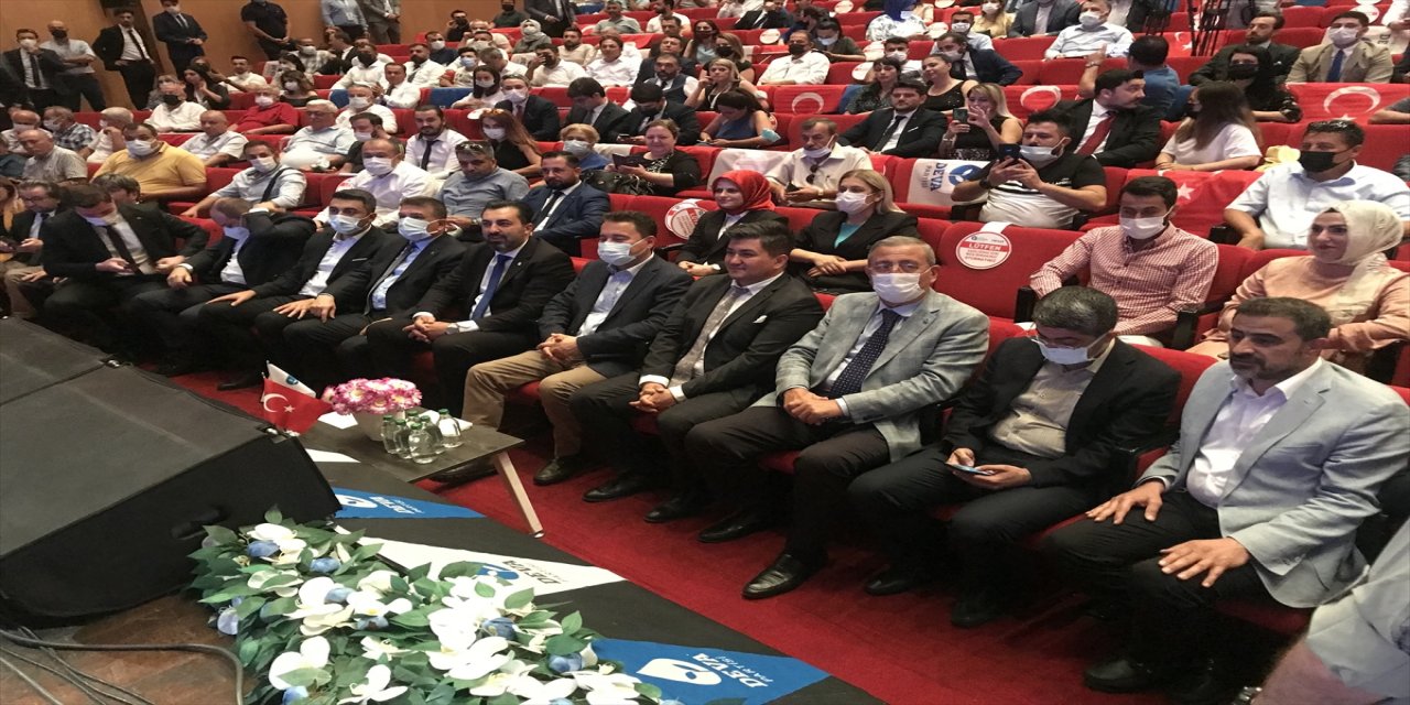 DEVA Partisi Genel Başkanı Babacan, ilçe kongrelerine katılmak için geldiği Antalya'da konuştu