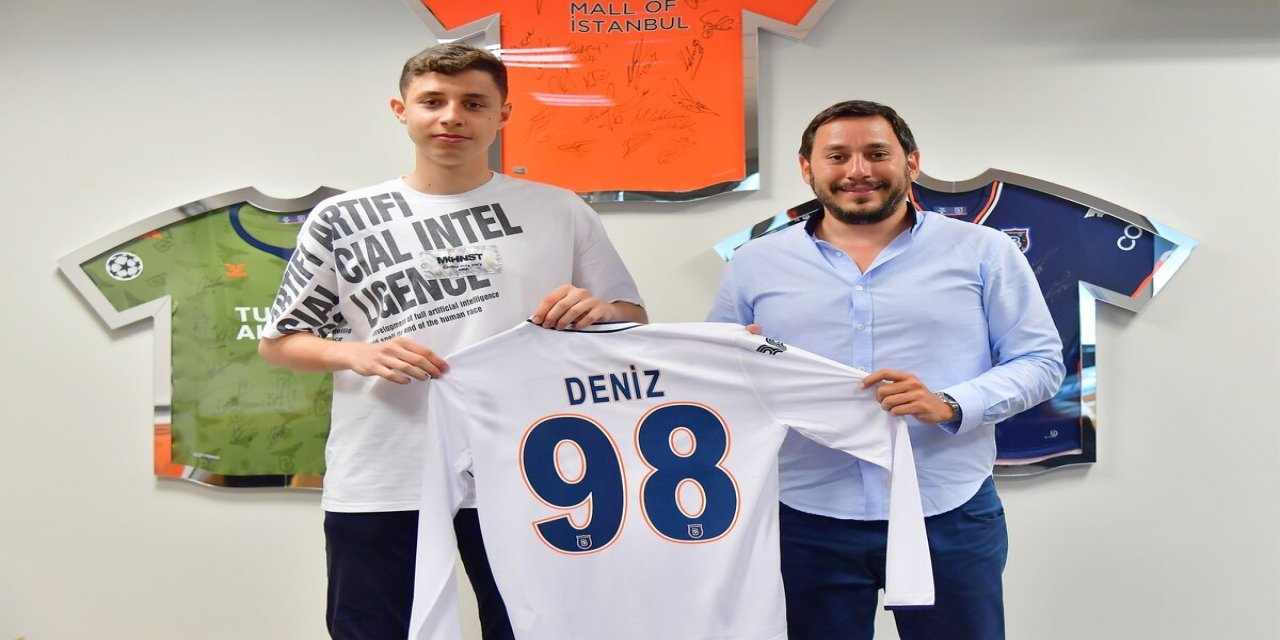 Başakşehir, genç kaleci Deniz Dilmen'i profesyonel yaptı