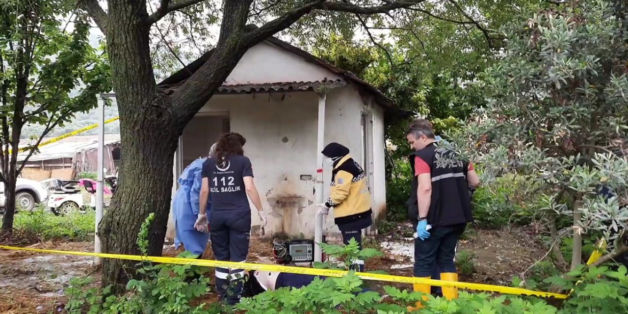 Bursa'da bir tarlada erkek cesedi bulundu