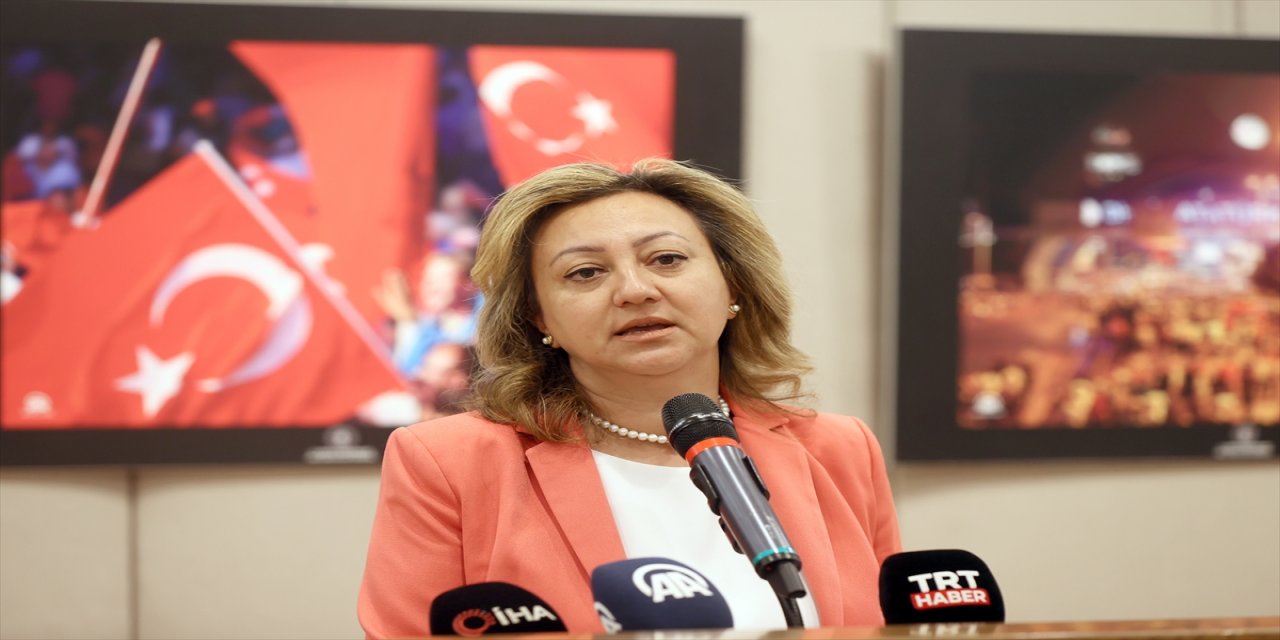 Kültür ve Turizm Bakan Yardımcısı Yavuz, AA muhabirlerinin 15 Temmuz fotoğraflarından oluşan sergiyi açtı