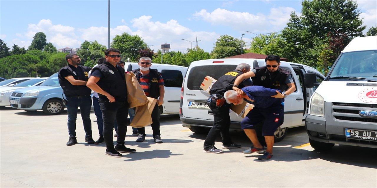 Tekirdağ'da bir bekçinin şehit edildiği silahlı saldırının zanlıları adliyeye sevk edildi