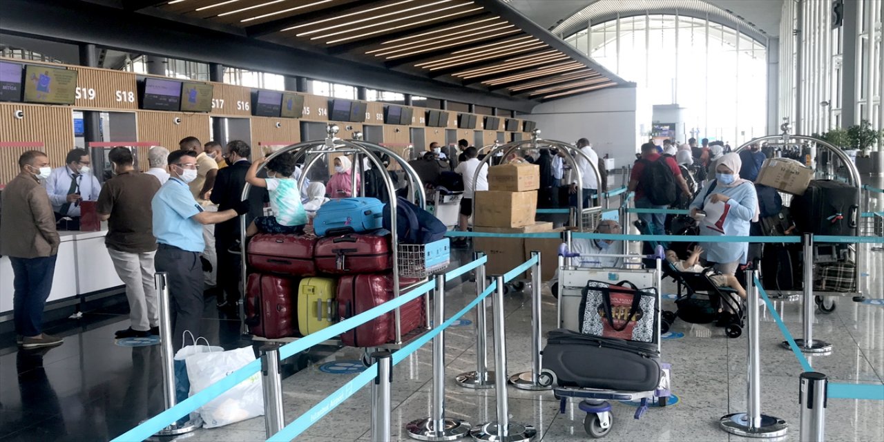 İstanbul Havalimanı'nda bayram tatili yoğunluğu başladı