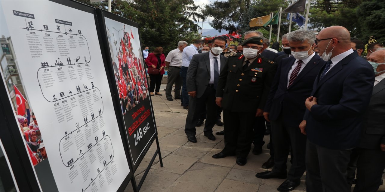 Erzincan'da "15 Temmuz Kronoloji Sergisi" açıldı