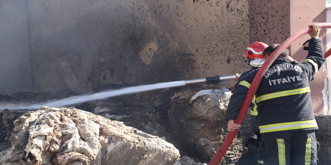 Kahramanmaraş'ta tekstil fabrikasında çıkan yangın hasara neden oldu