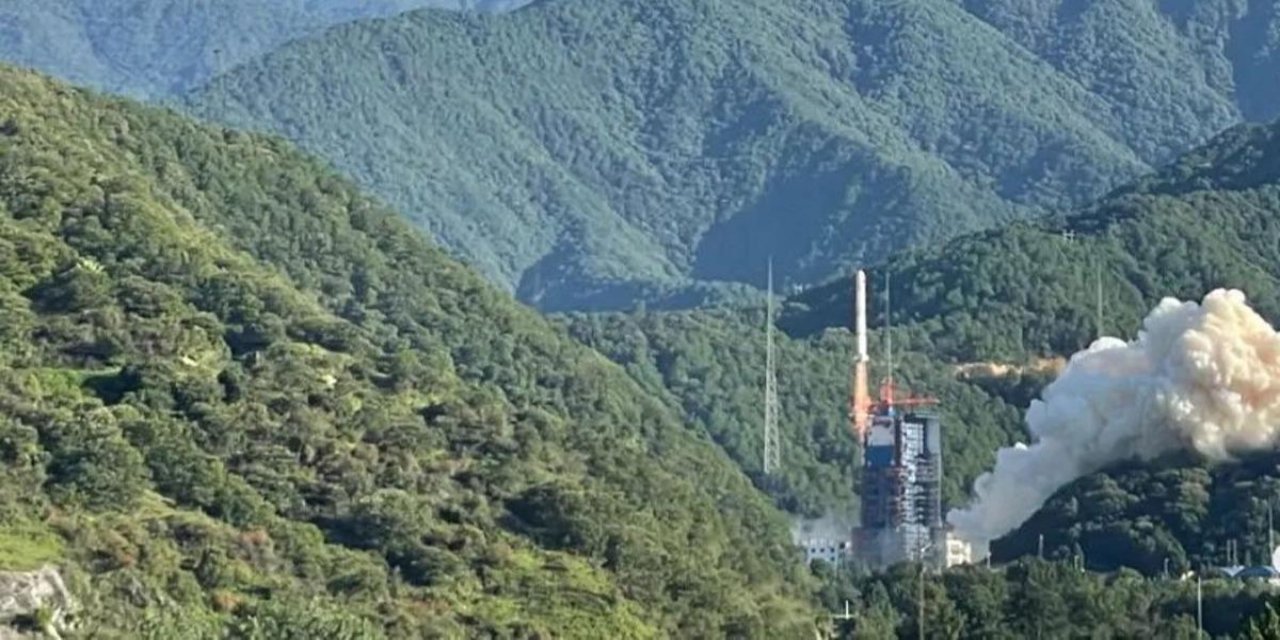 Çin, uzaktan algılama özellikli bir uydu grubunu yörüngeye gönderdi