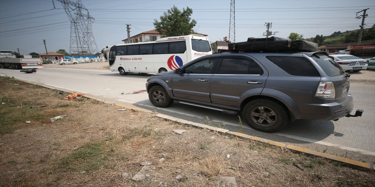 Düzce'de ciple çarpışan motosikletin sürücüsü ağır yaralandı