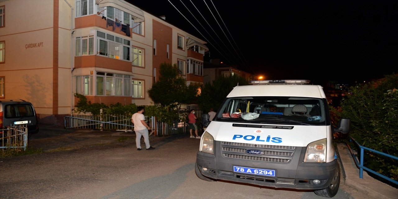 Karabük'te karısını bıçaklayarak öldüren koca tutuklandı