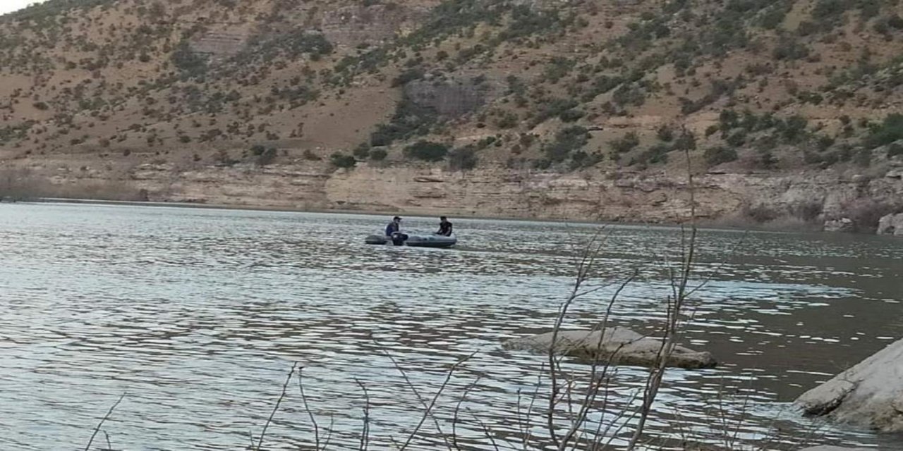 Siirt'te serinlemek için Botan Çayı'na giren çocuk kayboldu