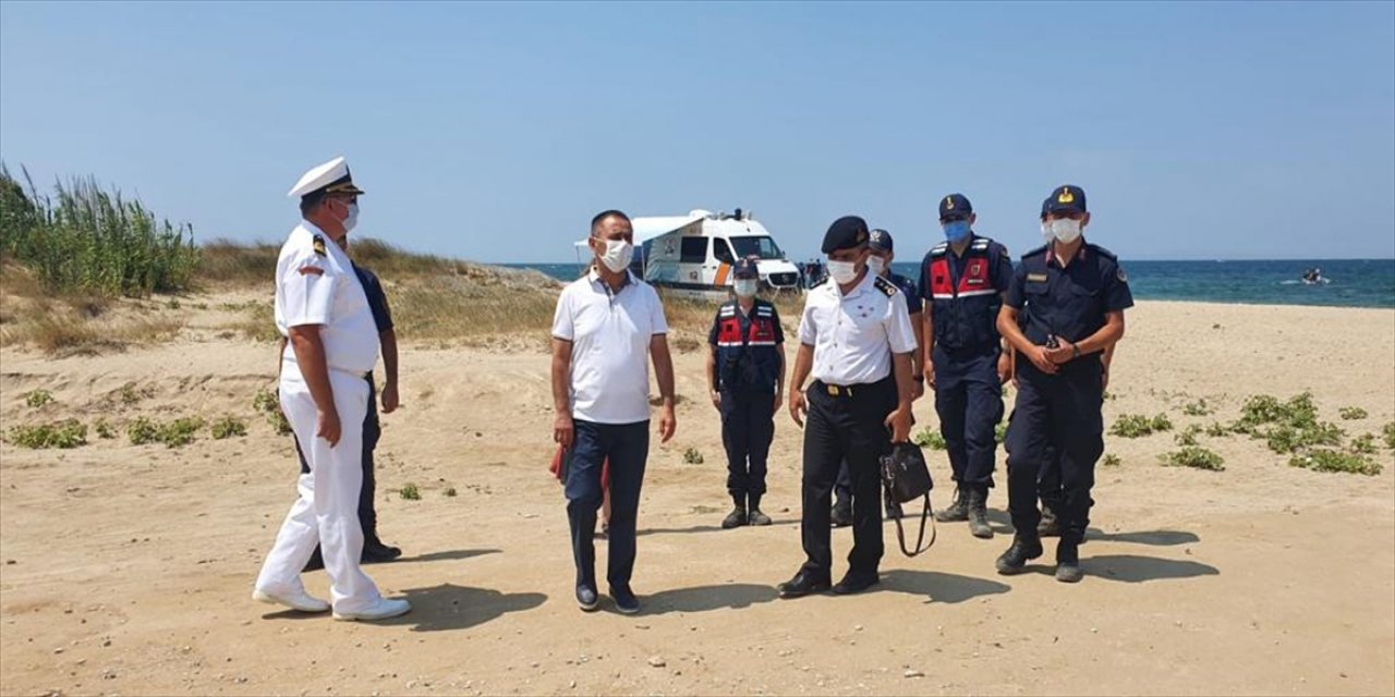 Bozcaada'da denizde kaybolan kişi için başlatılan arama kurtarma çalışmaları ikinci gününde devam ediyor