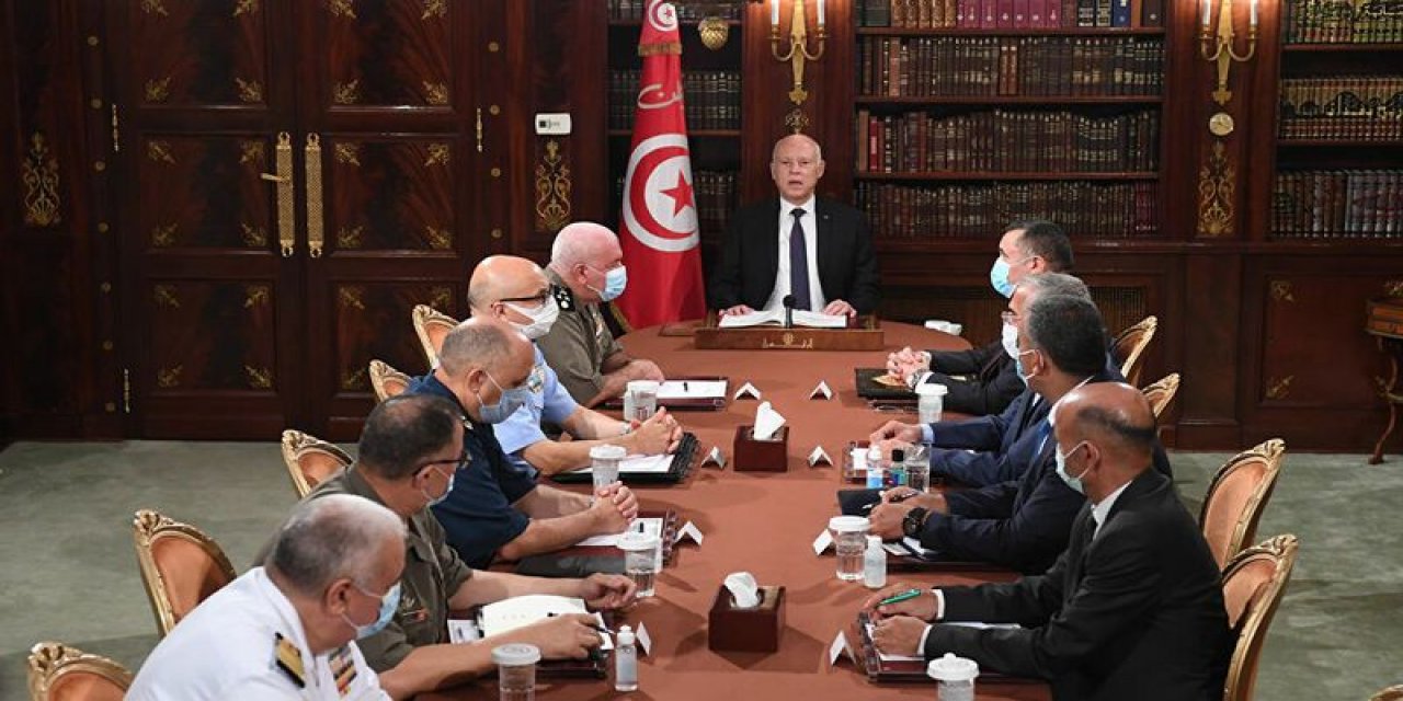 Tunus Cumhurbaşkanı, ülkedeki askeri komuta kademesi ve güvenlik yetkilileriyle bugün bir toplantı düzenleyecek