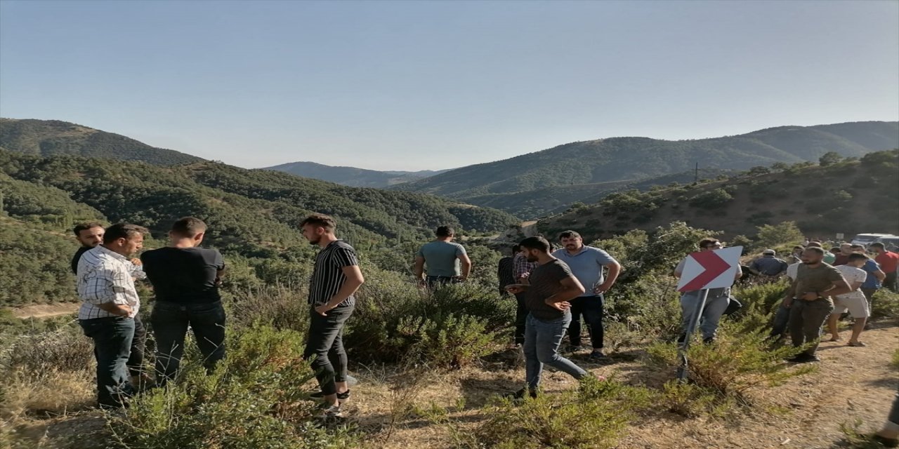 Aydın'da otomobil şarampole devrildi: 1 ölü, 2 yaralı