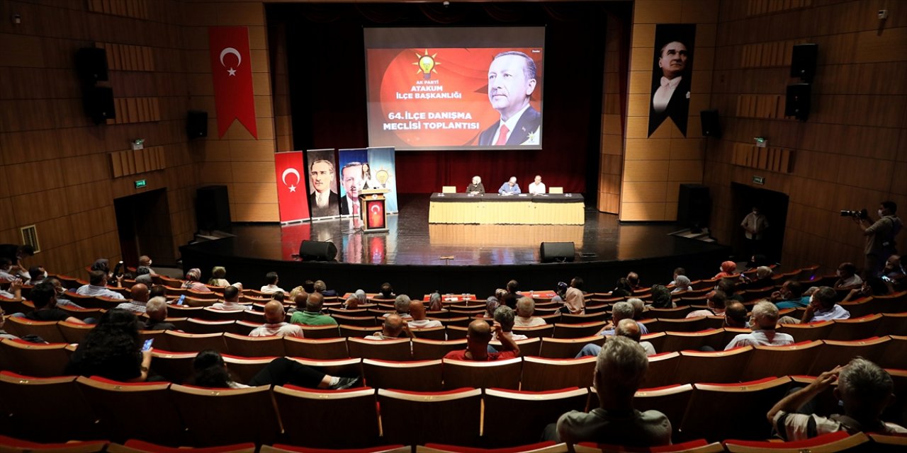 AK Partili Çiğdem Karaaslan partisinin "Atakum İlçe Danışma Meclisi Toplantısı"na katıldı