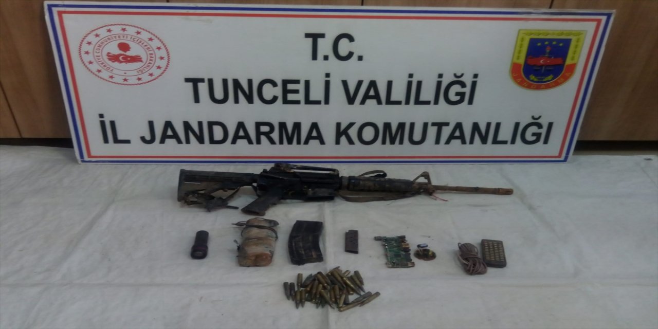 Tunceli'de teröristlerce toprağa gömülen bir tüfek ve mühimmat ele geçirildi