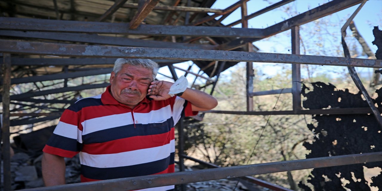 Kaybettiği eşinin anılarının olduğu evi yangında zarar gören yaşlı gözyaşı döktü