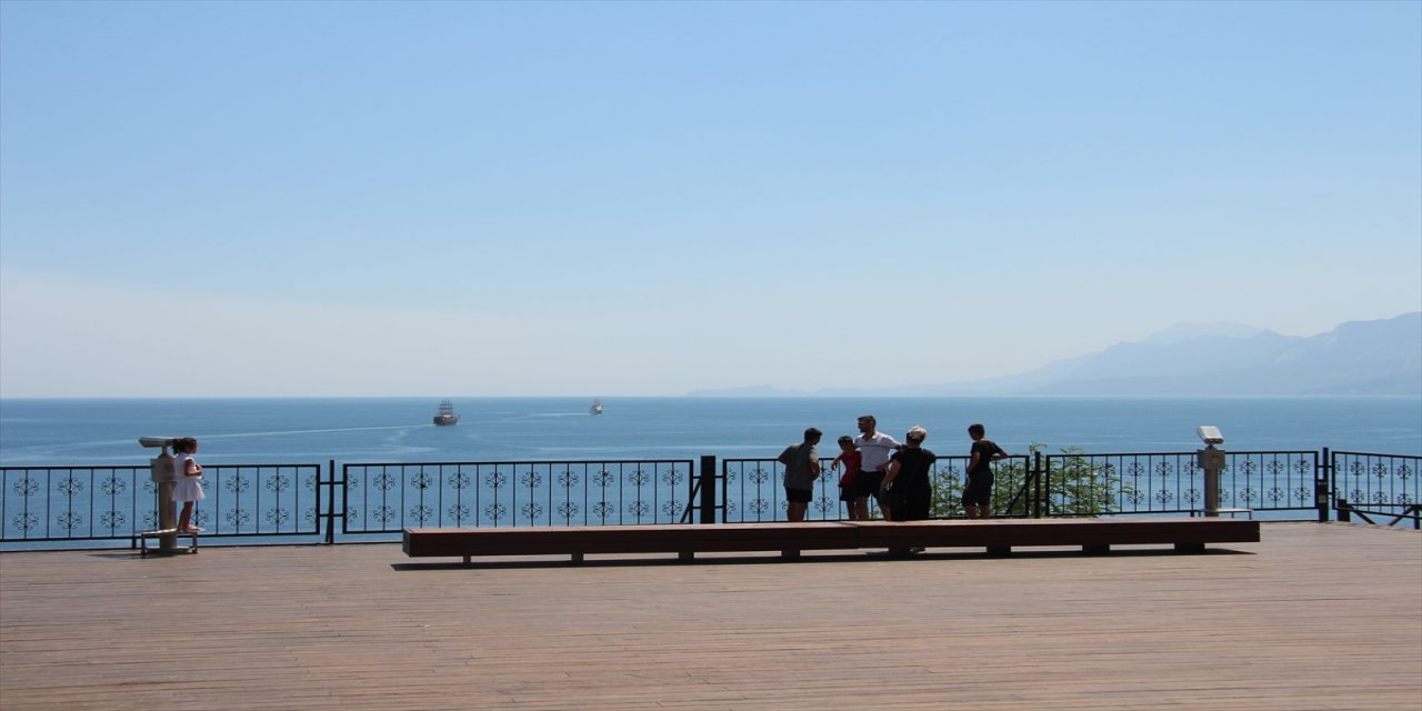 Antalya'da nem oranı yüzde 5'e düştü