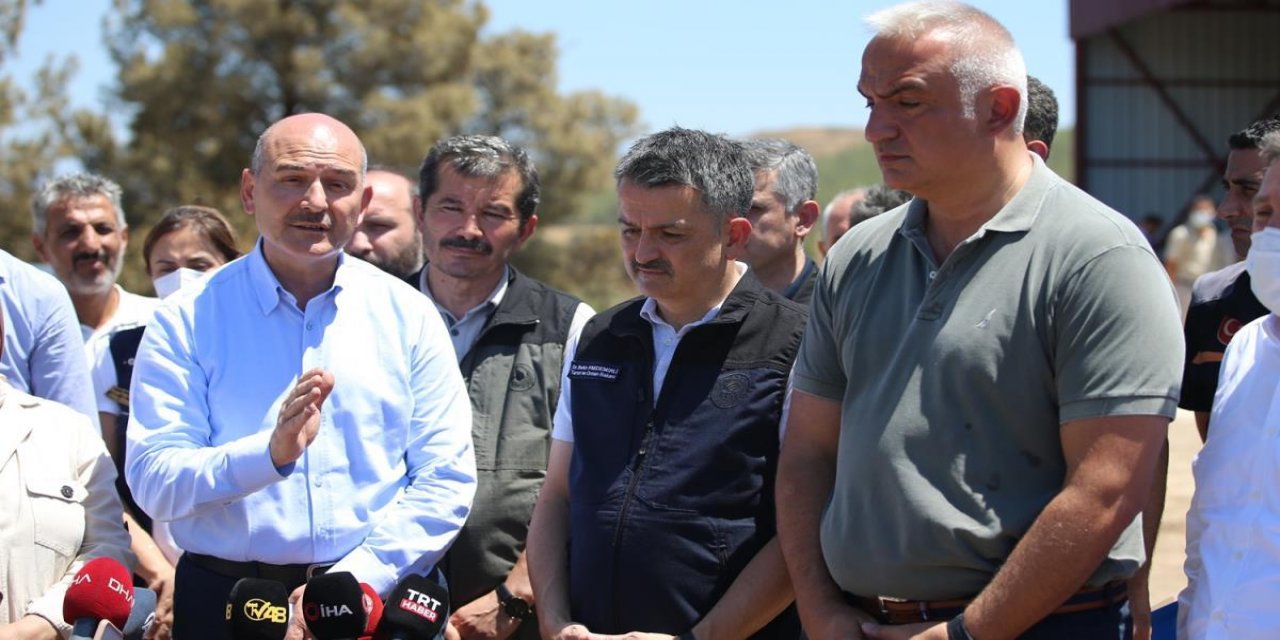 İçişleri Bakanı Soylu, Milas'ta Yangın Koordinasyon Merkezi'nde konuştu