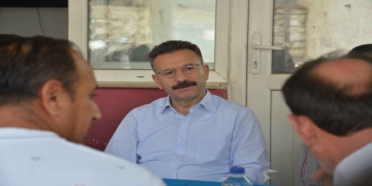 Aydın Valisi Aksoy yangında 450 hektar alanın zarar gördüğünü açıkladı