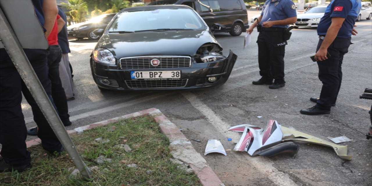 Adana'da otomobille motosiklet çarpıştı: 2 yaralı