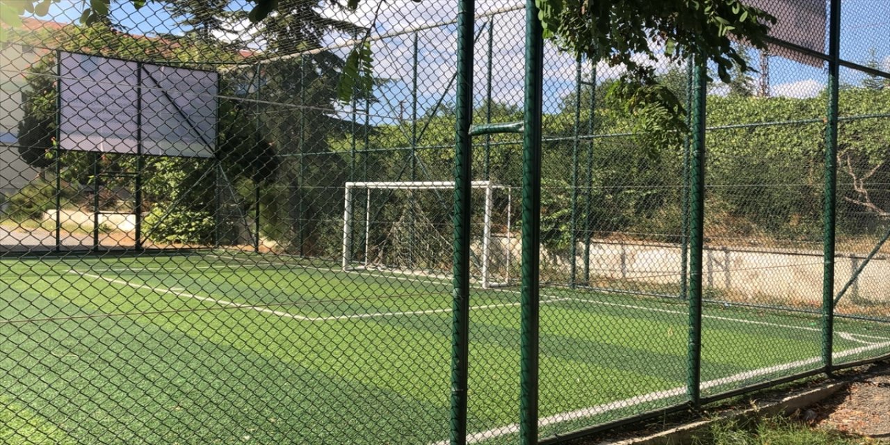 Tekirdağ'da okulun bahçesindeki kale direği üzerine devrilen çocuk öldü