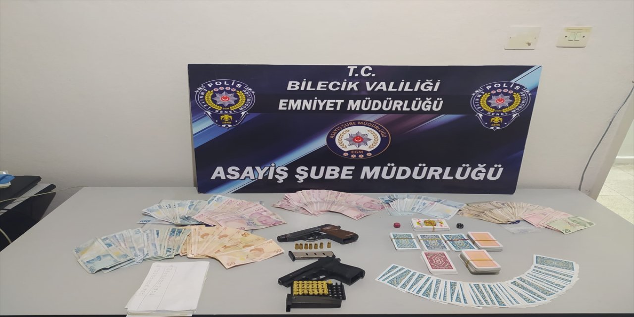 Bilecik'te kumar oynayan ve salgın tedbirlerini ihlal eden 7 kişiye ceza kesildi