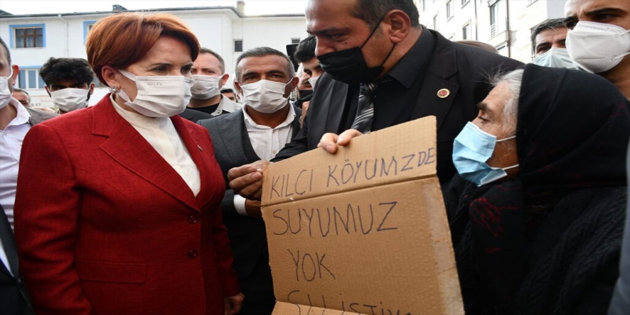 İYİ Parti Genel Başkanı Akşener Sivas'ın Zara ve İmranlı ilçelerinde esnafı ziyaret etti