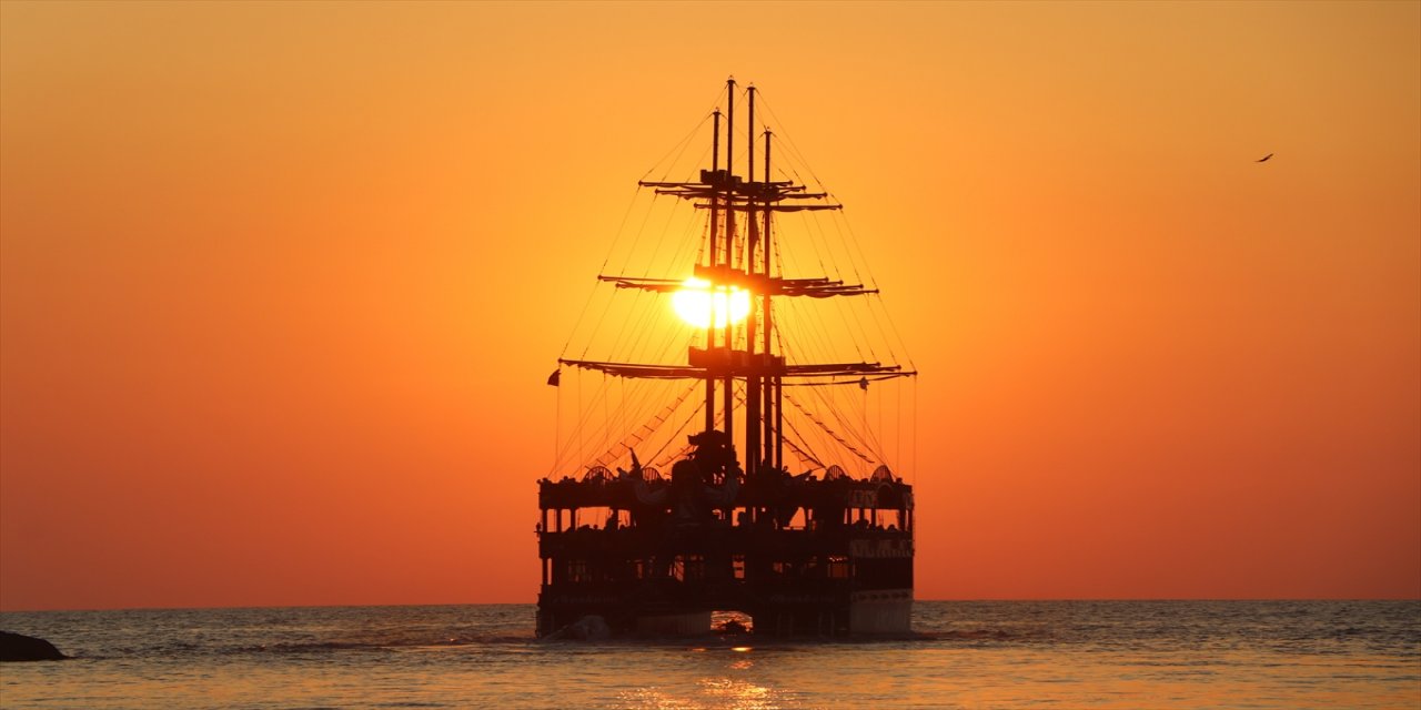 Akçakoca'da gün batımında kartpostallık manzaralar oluştu