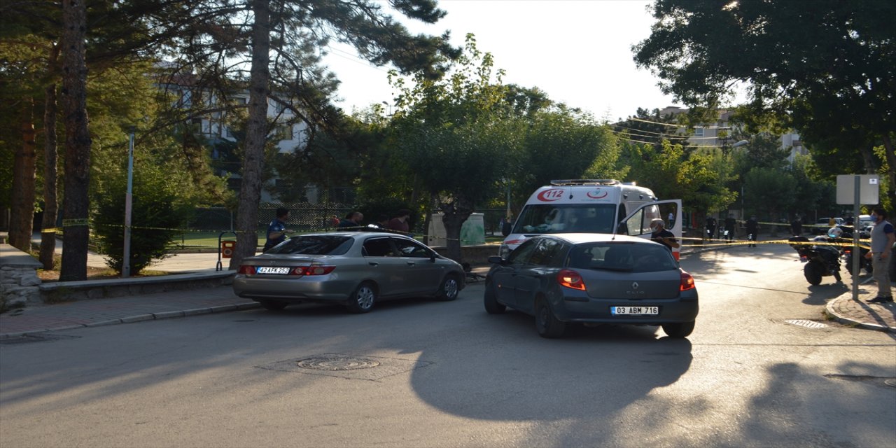 Afyonkarahisar'da karısı, kayınvalidesi ve kayınpederini silahla öldüren polis memuru yaşamına son verdi