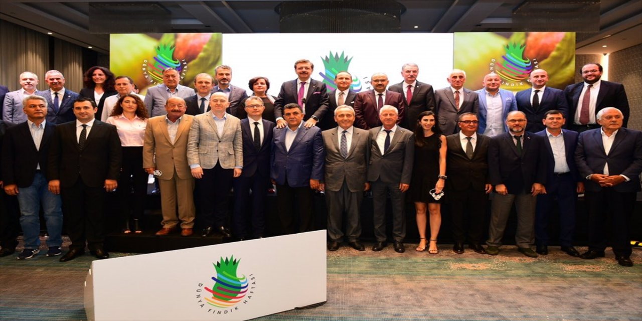 Trabzon'da fındık ihracat rekortmenleri ödüllerini aldı