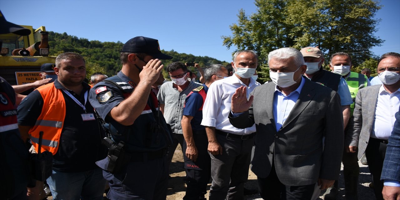 AK Parti Genel Başkanvekili Binali Yıldırım, Bartın'da sel bölgesinde incelemelerde bulundu
