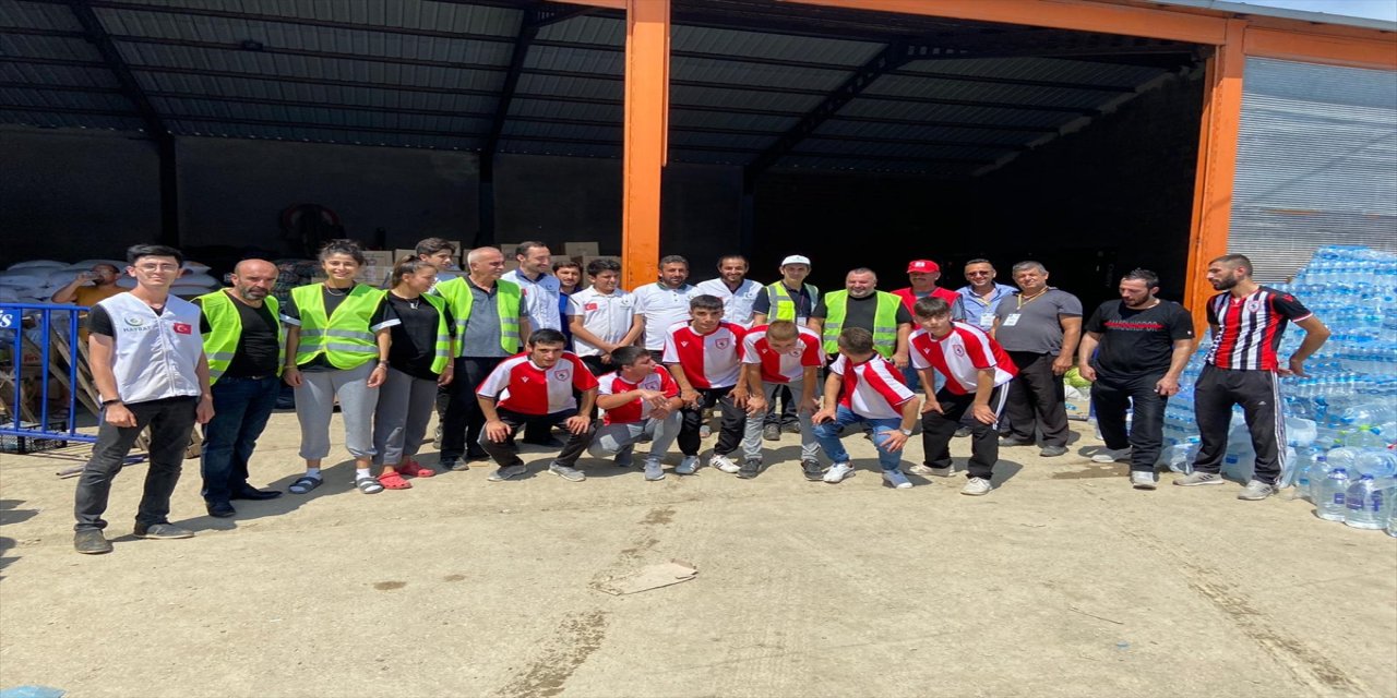 Samsun'dan Sinop'taki selzedelere 2 tır yardım malzemesi gönderildi