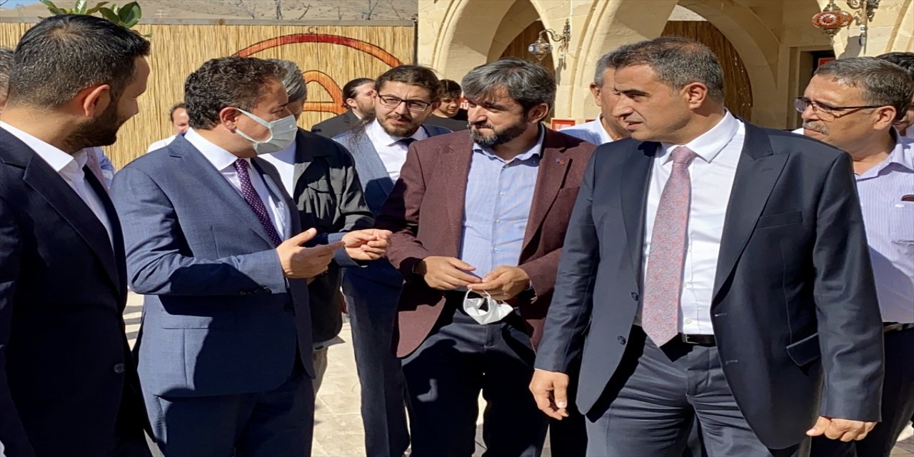 Deva Partisi Genel Başkanı Ali Babacan, Kırşehir'de partililerle bir araya geldi