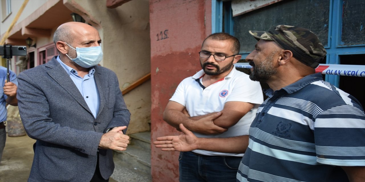 CHP Genel Başkan Yardımcısı Öztunç, Bartın'da sel bölgesinde incelemelerde bulundu