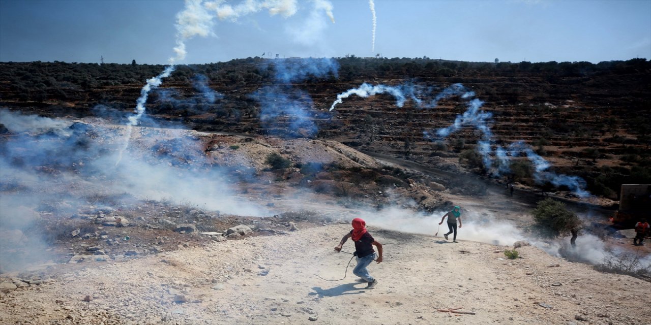 İsrail askerleri Batı Şeria'daki gösterilerde 14 Filistinliyi yaraladı