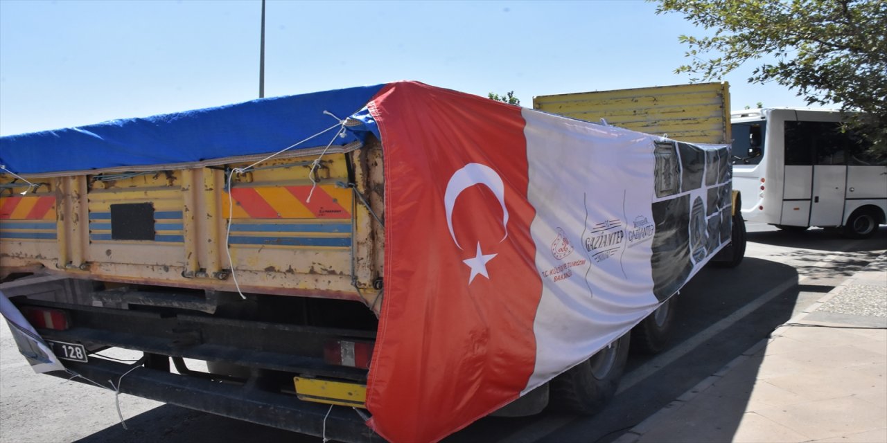 "Çingene Kızı" mozaiğinin 12 parçasının kopyaları sergilenmek üzere ABD'ye gönderildi