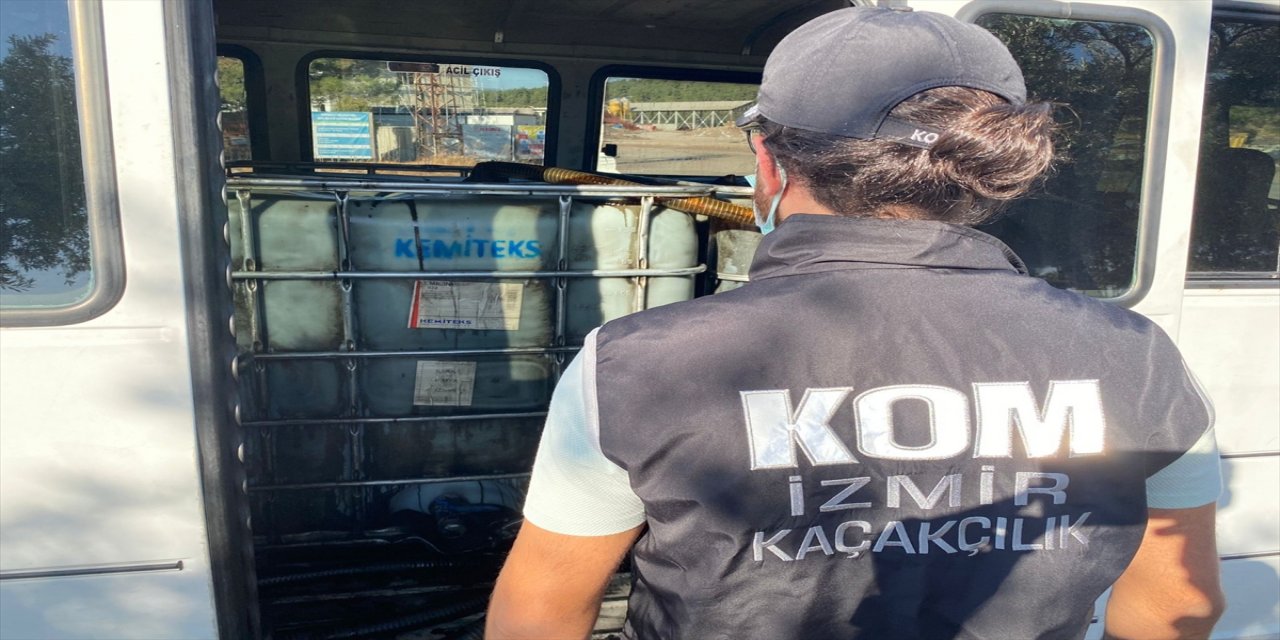 İzmir'de kaçakçılığa yönelik operasyonlarda 7 kişi yakalandı