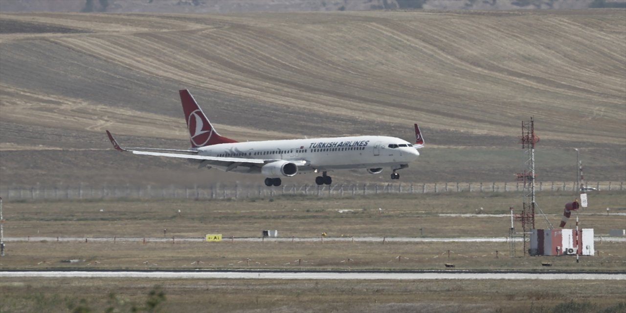 Afganistan'dan tahliye edilen ikinci TSK kafilesini taşıyan uçak Ankara'da