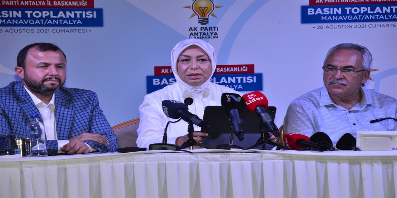 AK Parti heyeti, Manavgat'taki yangın bölgesinde çalışmalarını sürdürüyor