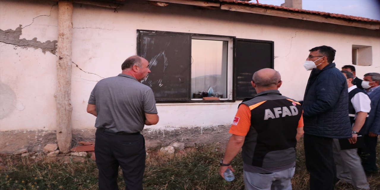 Kütahya'daki depremle ilgili hasar tespit çalışmaları yürütülüyor