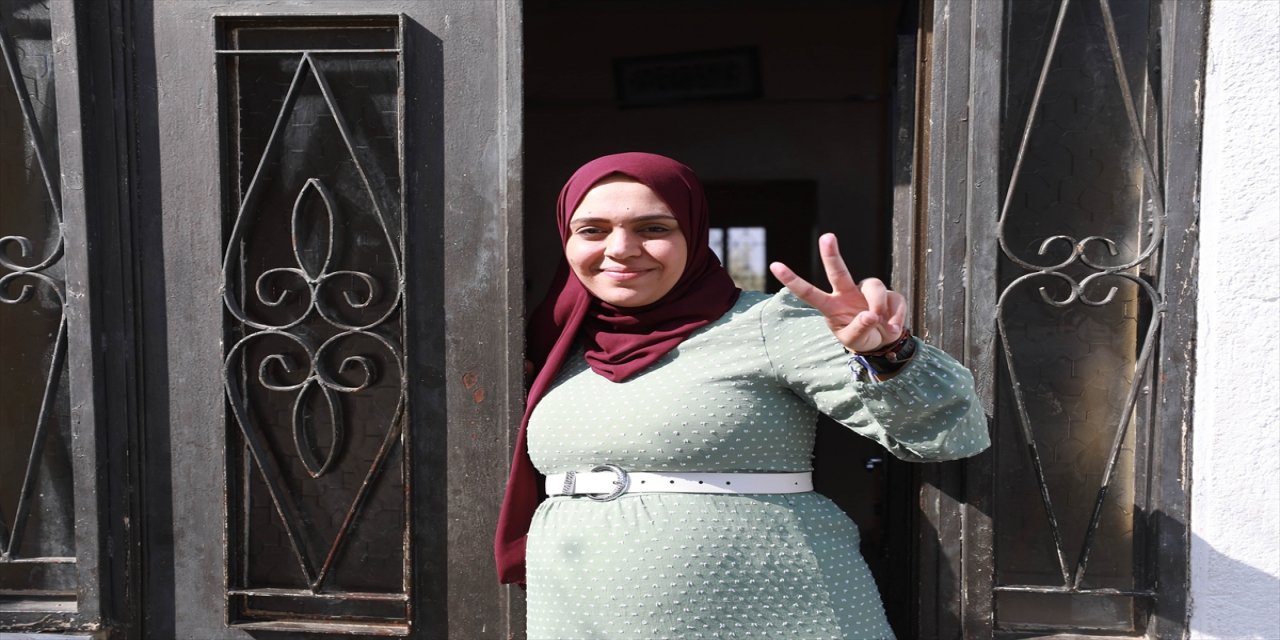 İsrail'in doğuma günler kala şartlı tahliye ettiği hamile Filistinli, hapiste gördüğü şiddeti AA'ya anlattı