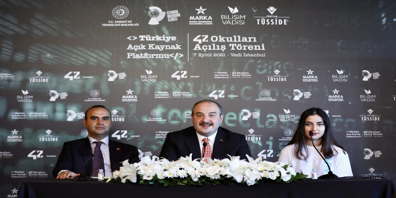 Bakan Varank, yeni nesil yazılım okullarını açtı