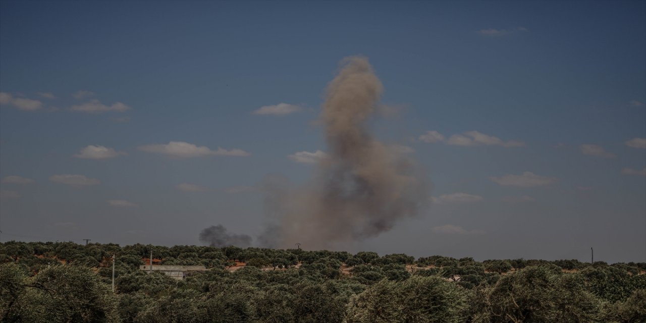 İdlib'de sığınmacı kampına düzenlenen hava saldırısında 4 sivil yaralandı