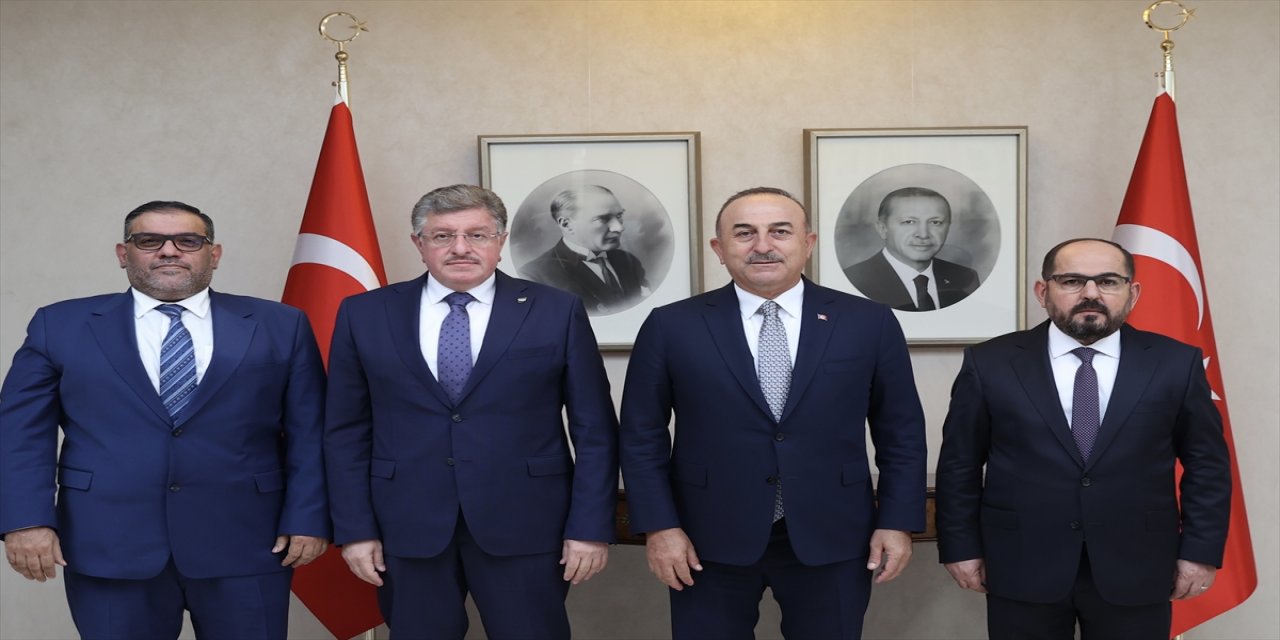 Çavuşoğlu, SMDK, Suriye Müzakere Komisyonu ve geçici hükümet yöneticileriyle buluştu