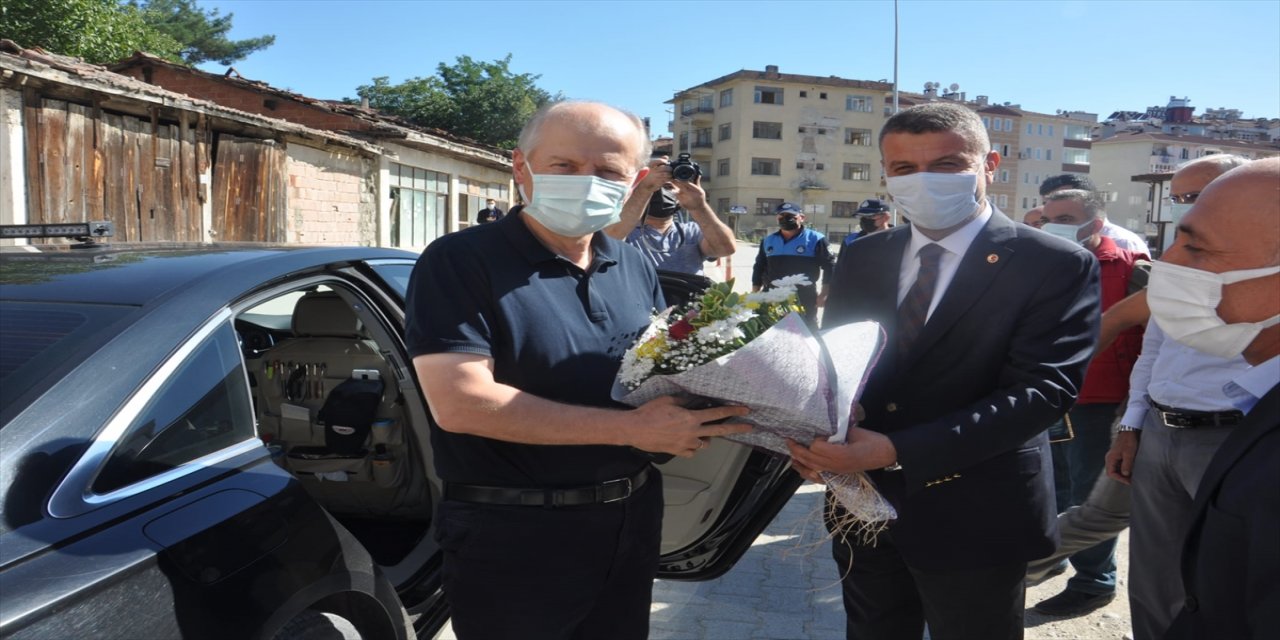 Çevre ve Şehircilik Bakan Yardımcısı Suver, Boyabat'ı ziyaret etti