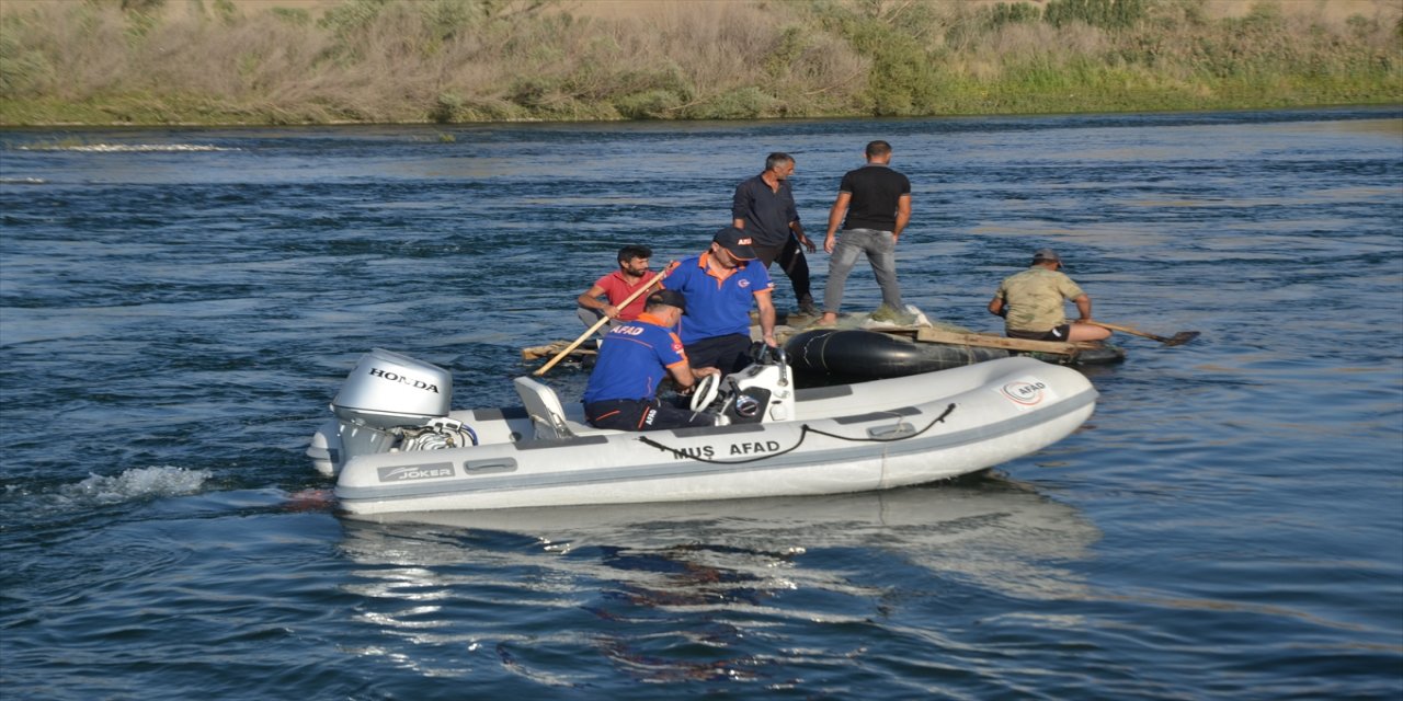 Muş'ta Murat Nehri'ne giren genç boğuldu