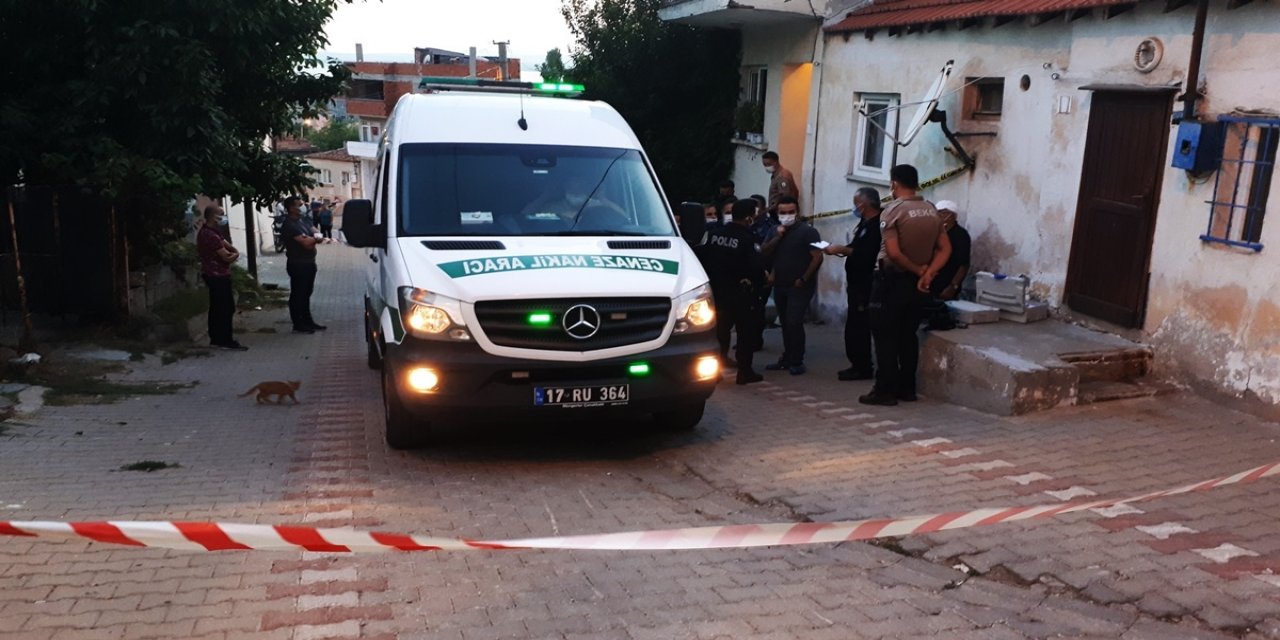 Çanakkale'de bir kişi annesini öldürdü