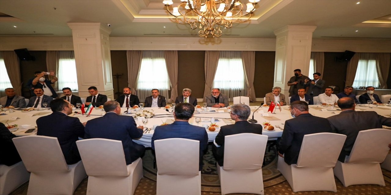 Van Valisi Bilmez, İranlı milletvekilleri ve iş insanlarıyla buluştu