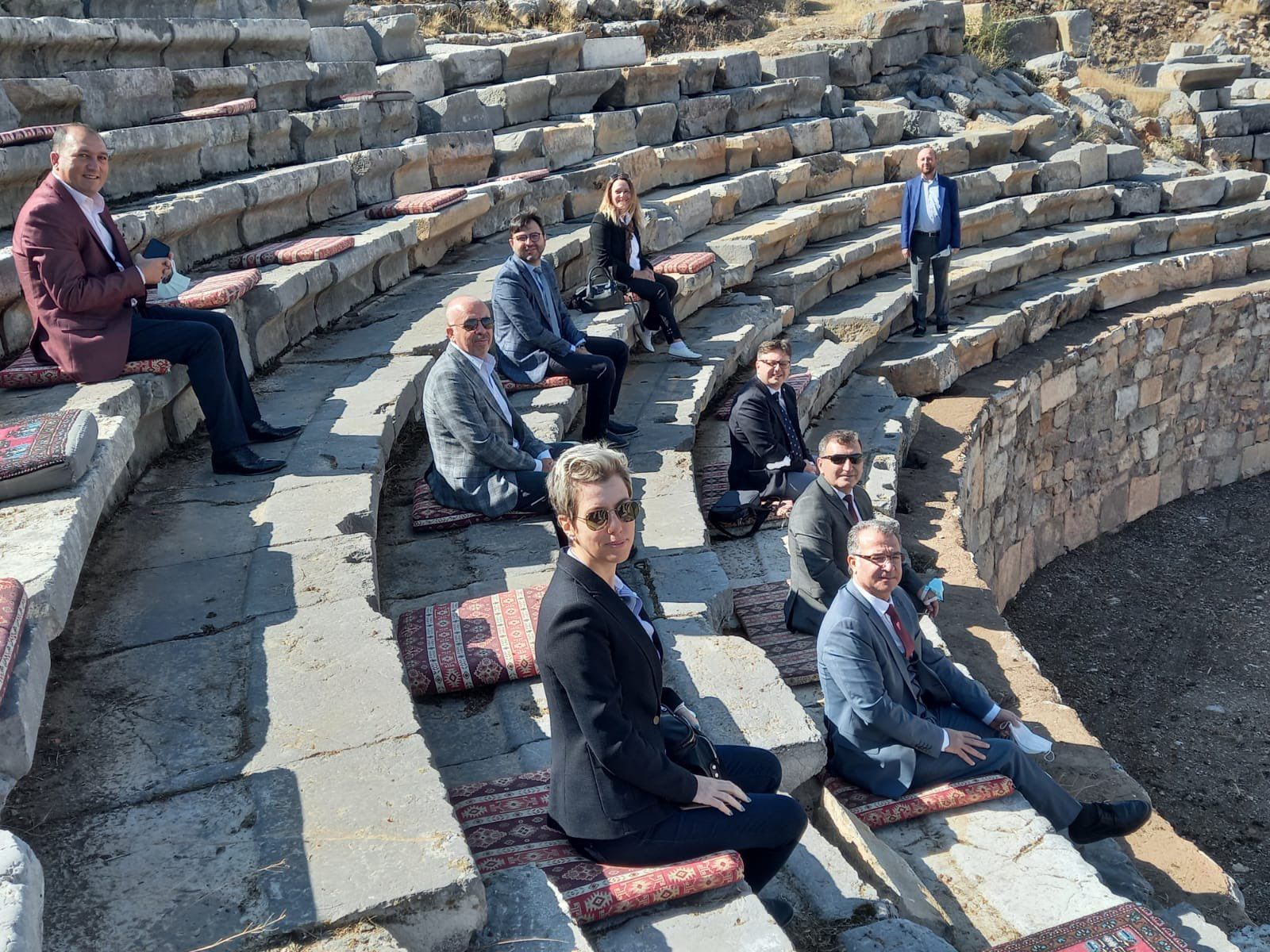 2300 Yıllık Tiyatro Alanında Senato Toplantısı…