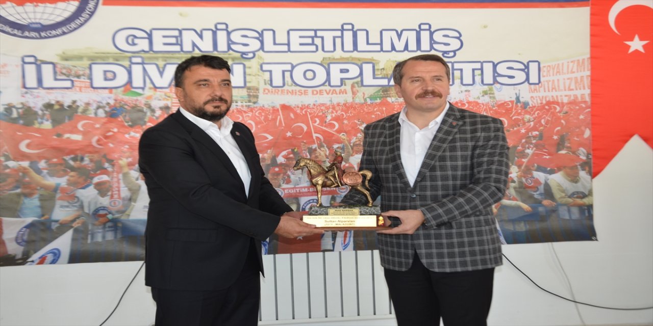 Memur-Sen Başkanı Yalçın, Muş'ta Genişletilmiş İl Divan Toplantısı'na katıldı