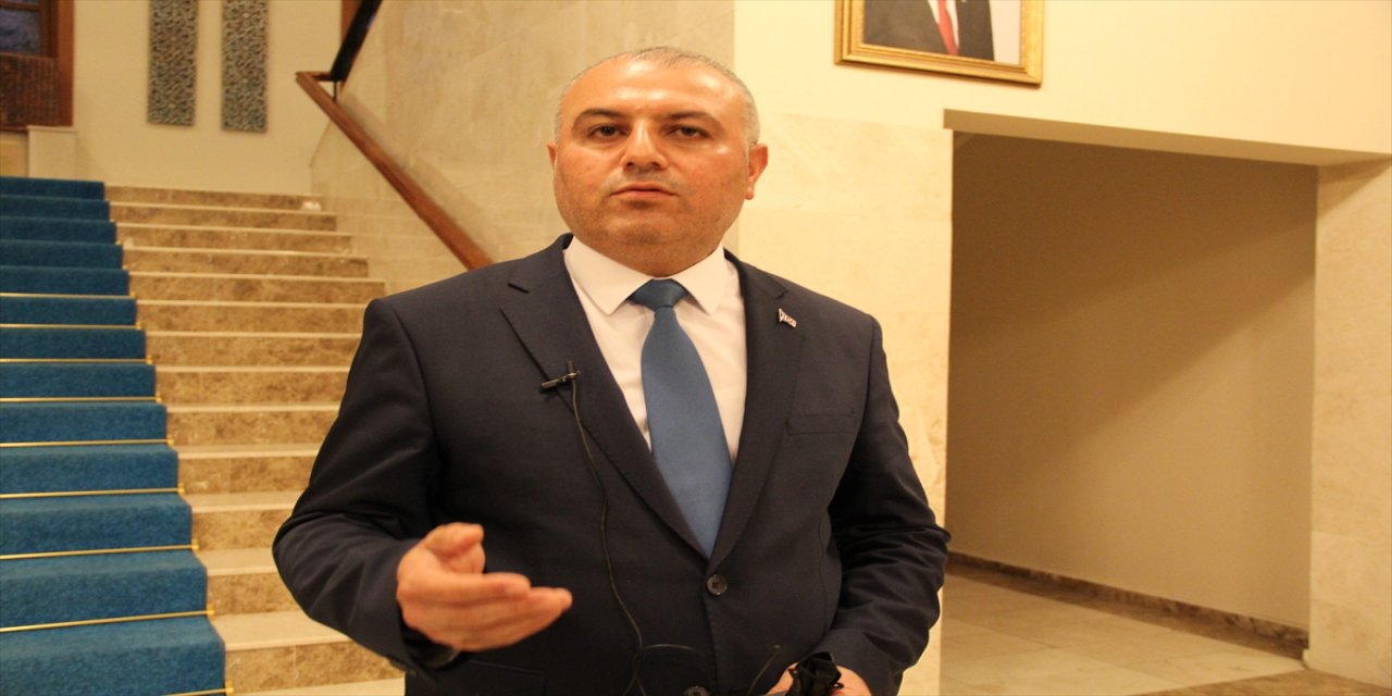 Malatya Valisi Baruş, 15 Temmuz şehitlerinin ailelerini kabul etti